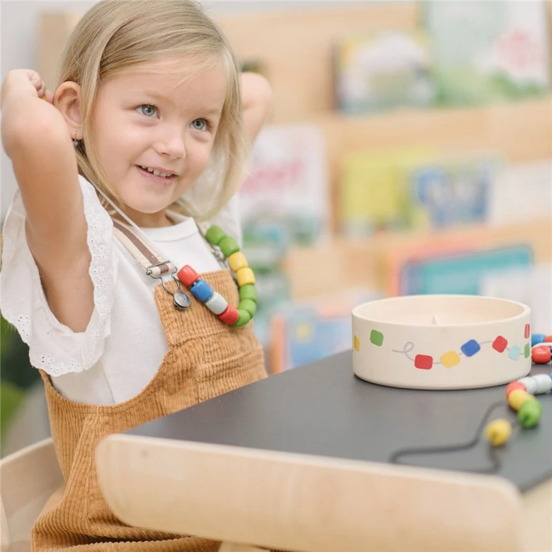 Caja enhebrar cuentas de madera – PlanToys