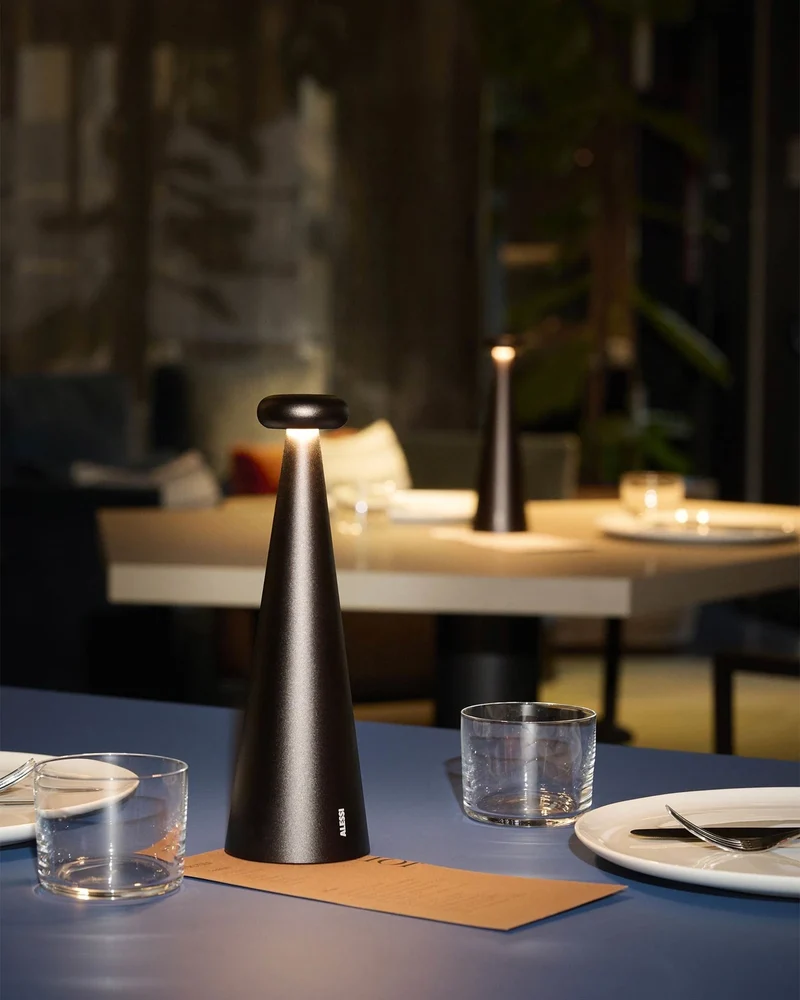 Lámpara de aluminio Alessi Bedin para personalizar