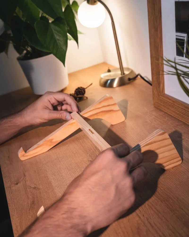 Soporte Ekomodo Altxa madera reciclada para personalizar