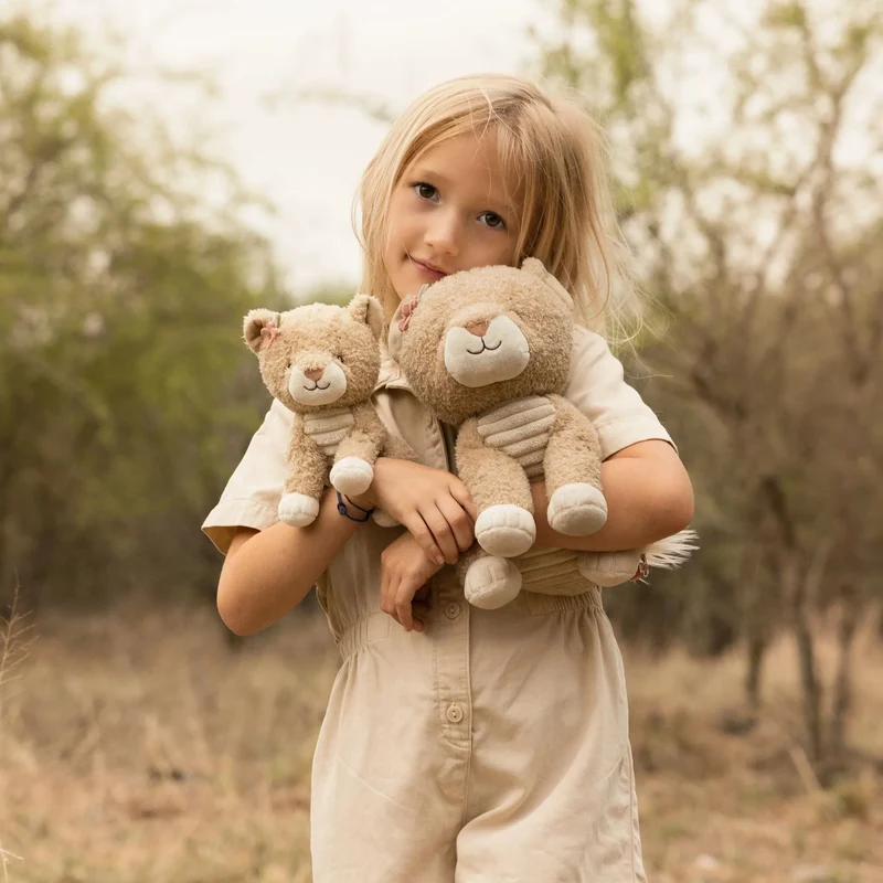 Peluche Leona Safari Friends (Varios tamaños)- Little Dutch
