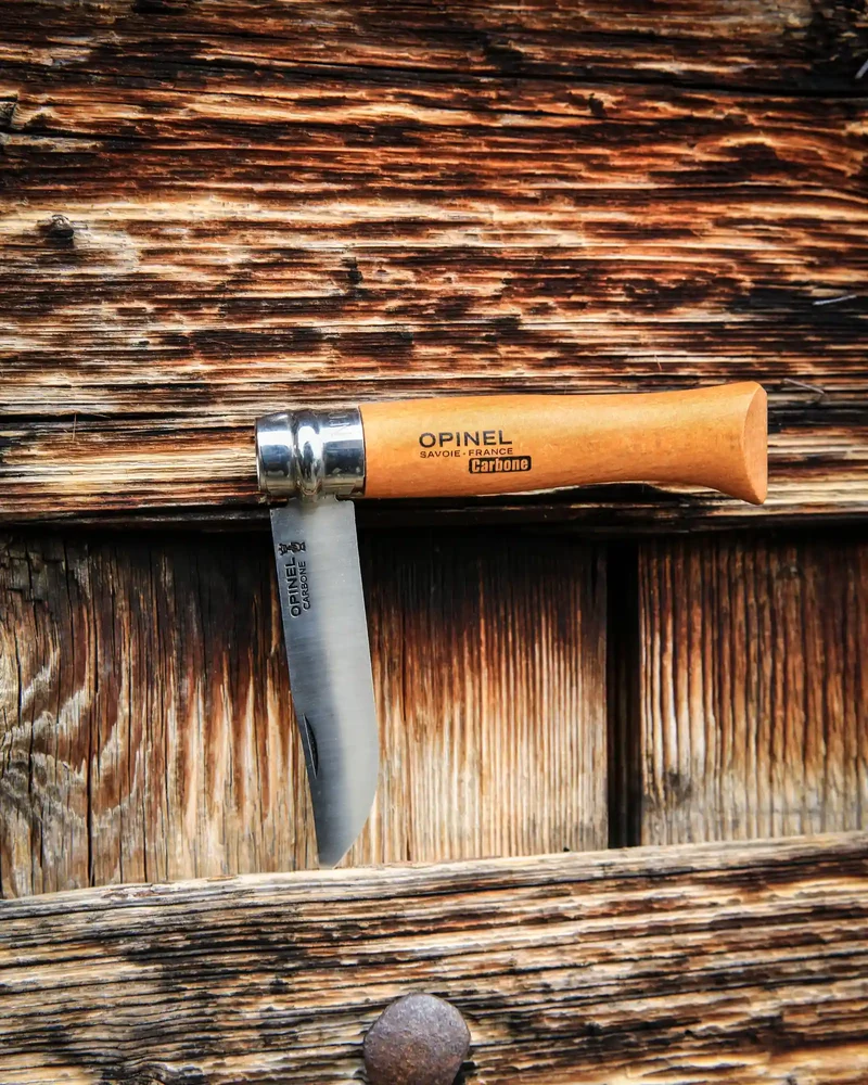 Cuchillo Opinel N°08 carbono con funda para personalizar