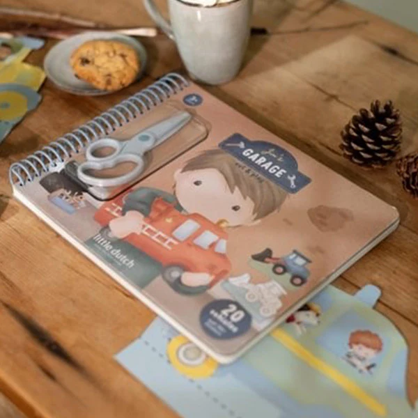 Libro Recorta Y Pinta Vehículos Little Dutch