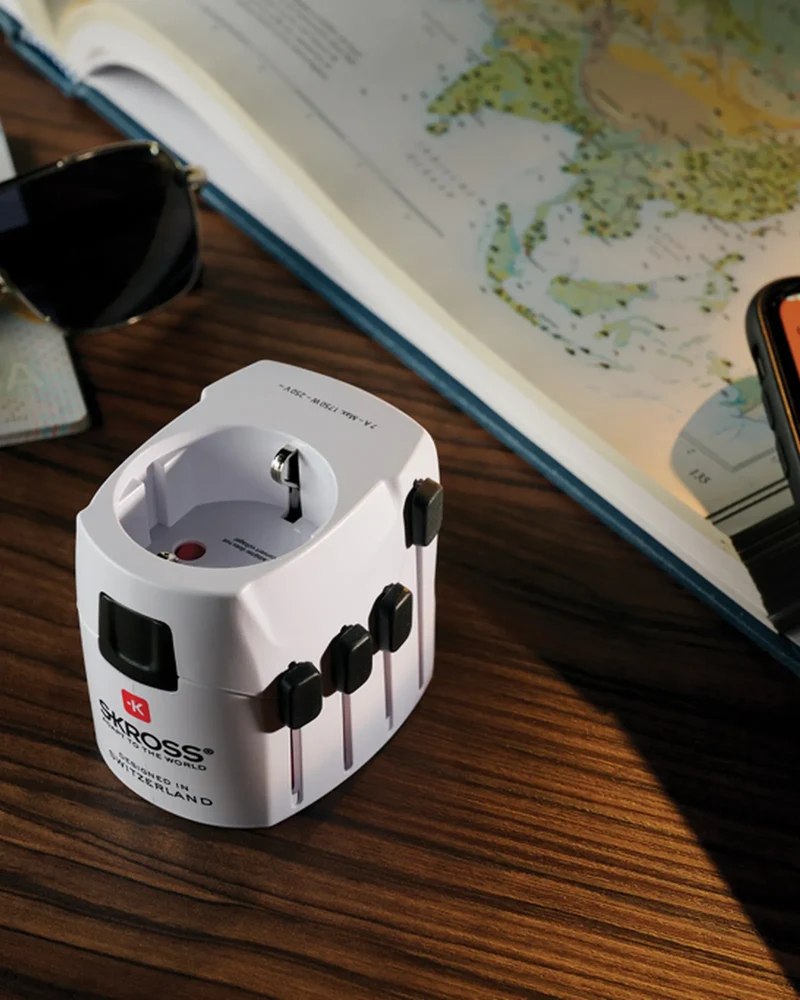Adaptador de viaje universal Skross Pro para personalizar