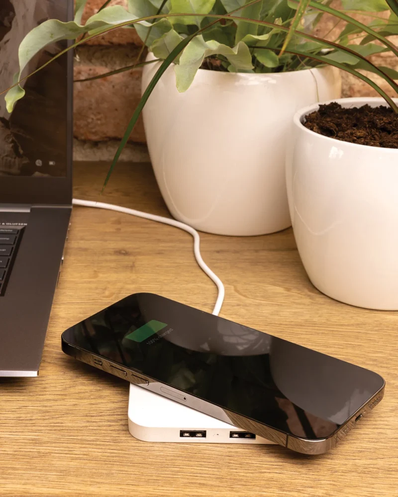 Cargador reciclado RCS 10W con puertos USB para personalizar