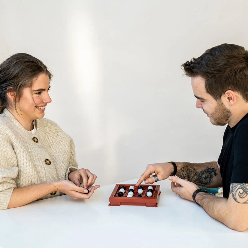 Orbito - Juego de estrategia y pensamiento rápido