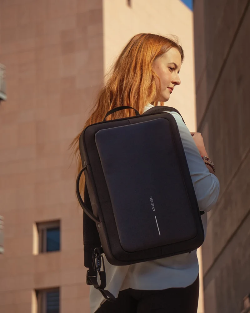 Mochila antirrobo reciclada Bobby Bizz 2.0 para personalizar