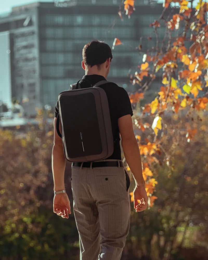 Mochila antirrobo reciclada Bobby Bizz 2.0 para personalizar