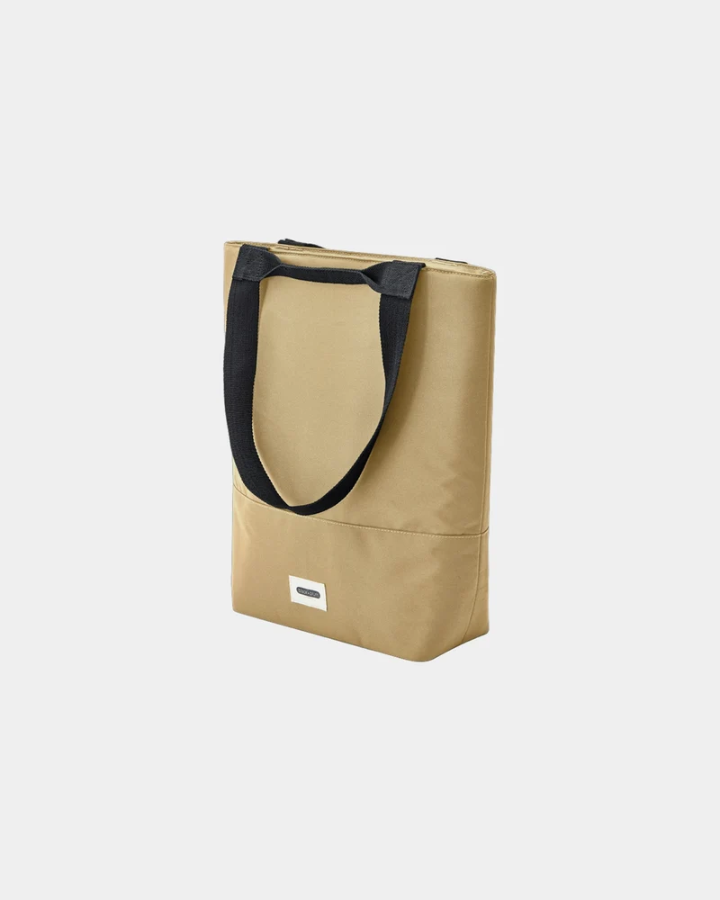 Bolsa térmica reciclada Black + Blum 16L para personalizar