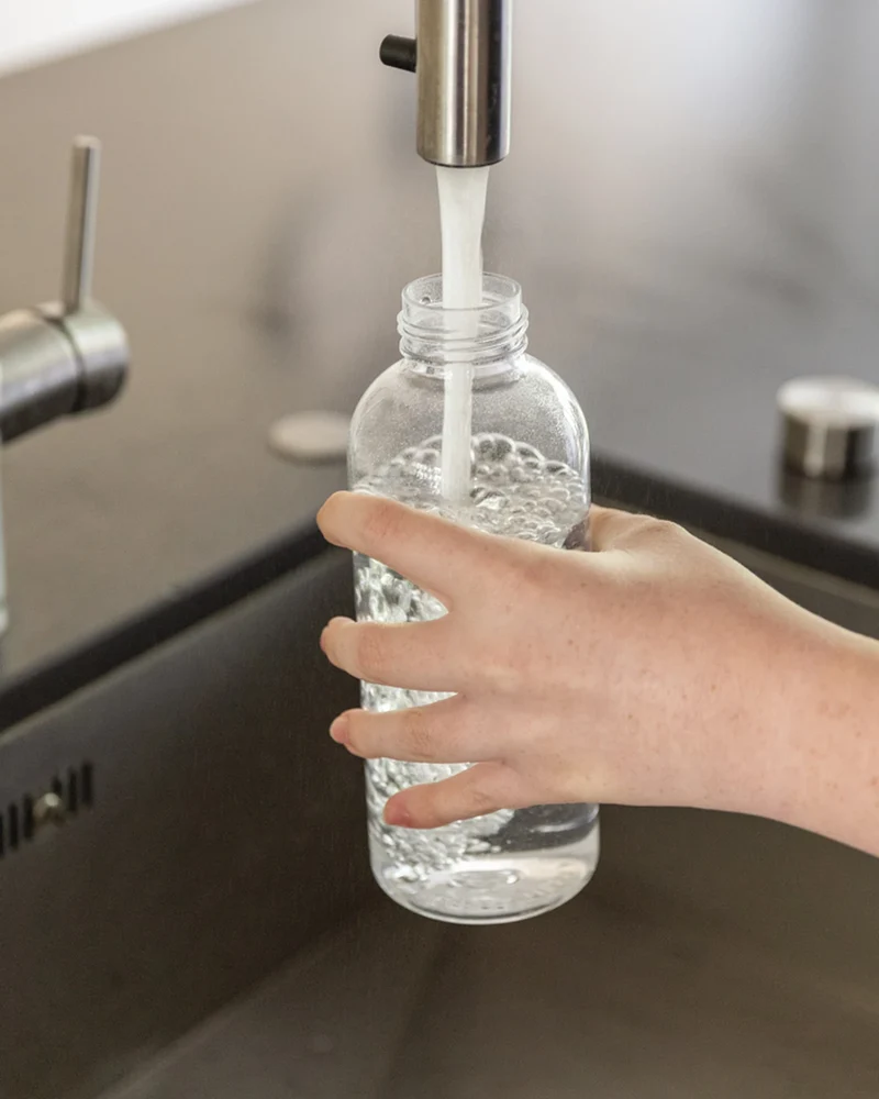 Botella estanca 620ml tapón metálico para personalizar