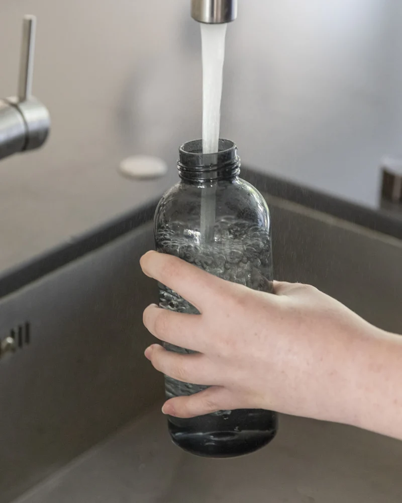 Botella estanca 620ml tapón metálico para personalizar