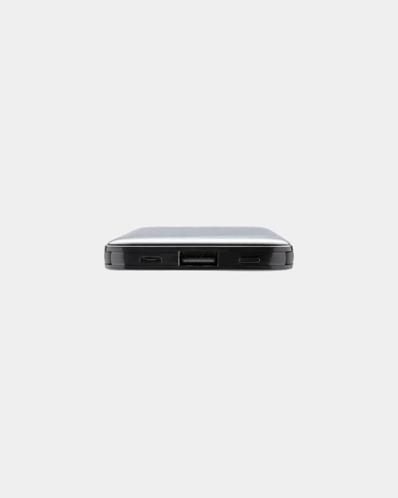 Power bank 5000 mAh con cables integrados para personalizar