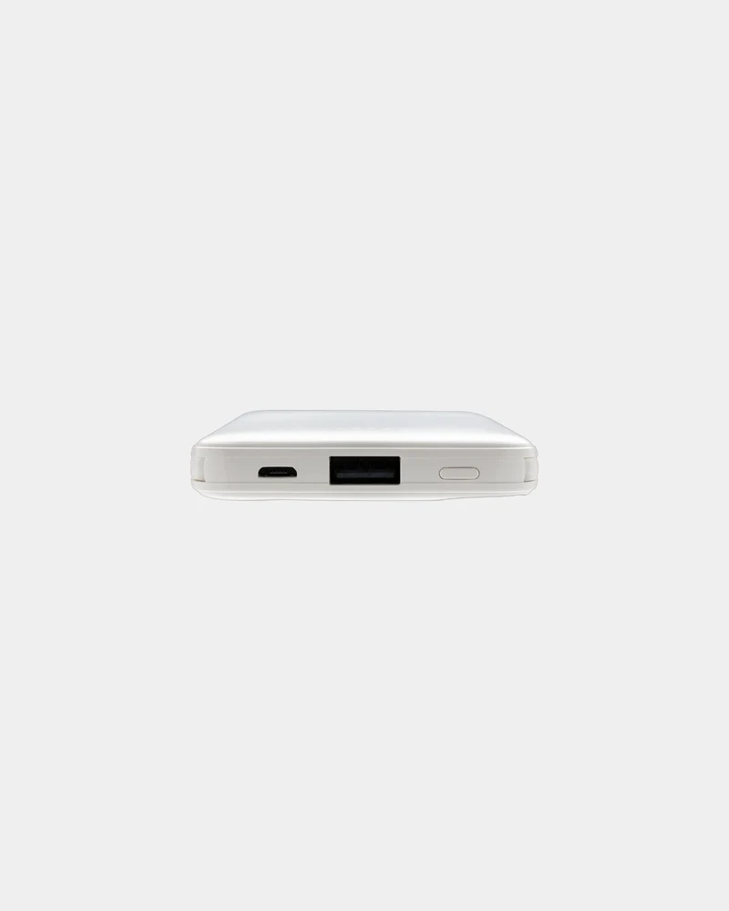 Power bank 5000 mAh con cables integrados para personalizar