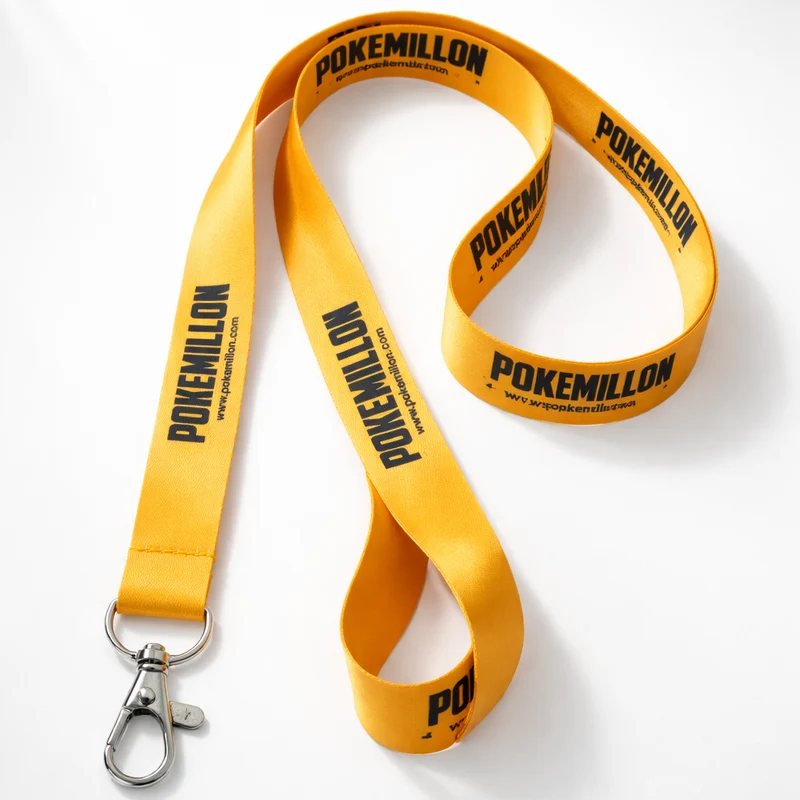 Colgante Pokemillon Amarillo con Logo Negro