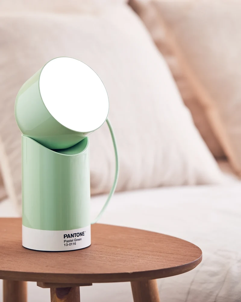Lámpara LED Lexon Orbe Light Pantone para personalizar