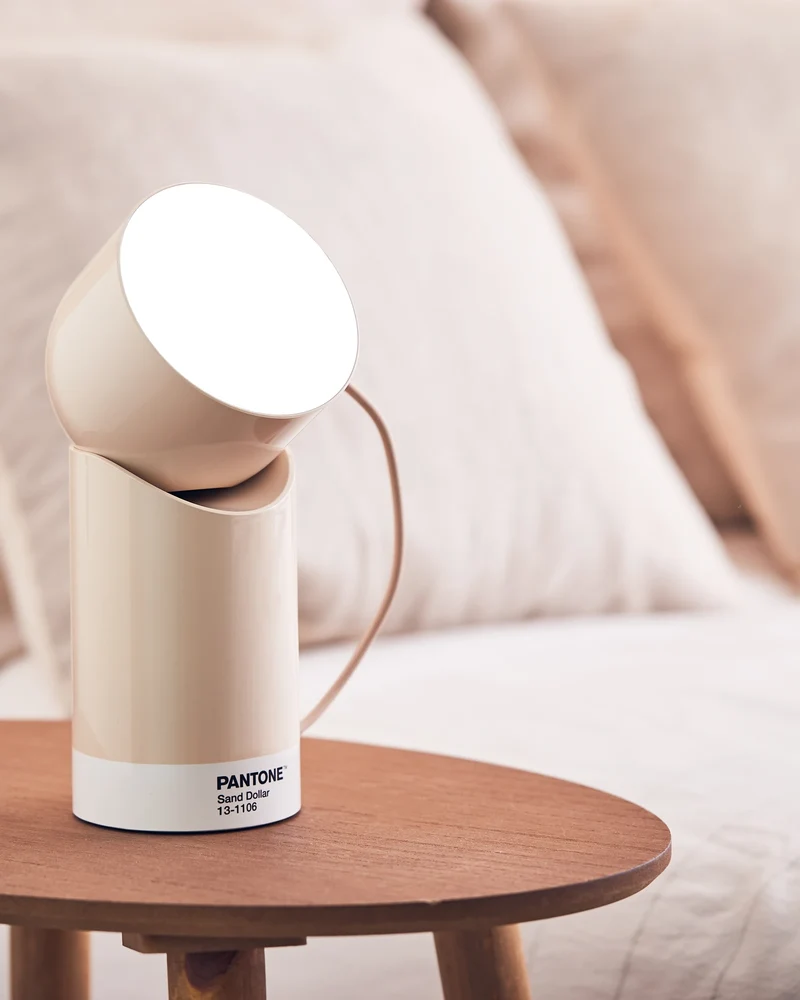 Lámpara LED Lexon Orbe Light Pantone para personalizar