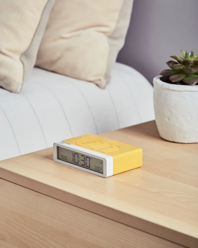Reloj despertador Lexon Flip+ Pantone para personalizar