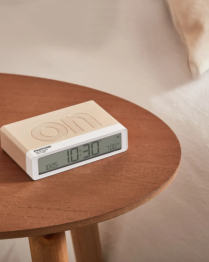 Reloj despertador Lexon Flip+ Pantone para personalizar
