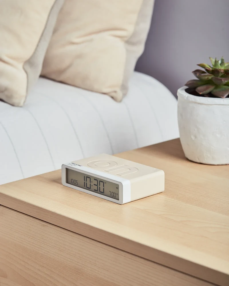 Reloj despertador Lexon Flip+ Pantone para personalizar