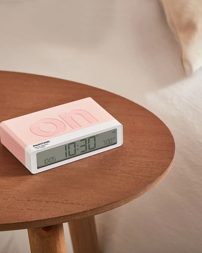 Reloj despertador Lexon Flip+ Pantone para personalizar