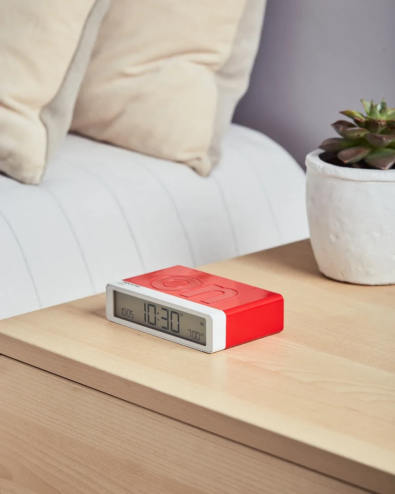 Reloj despertador Lexon Flip+ Pantone para personalizar