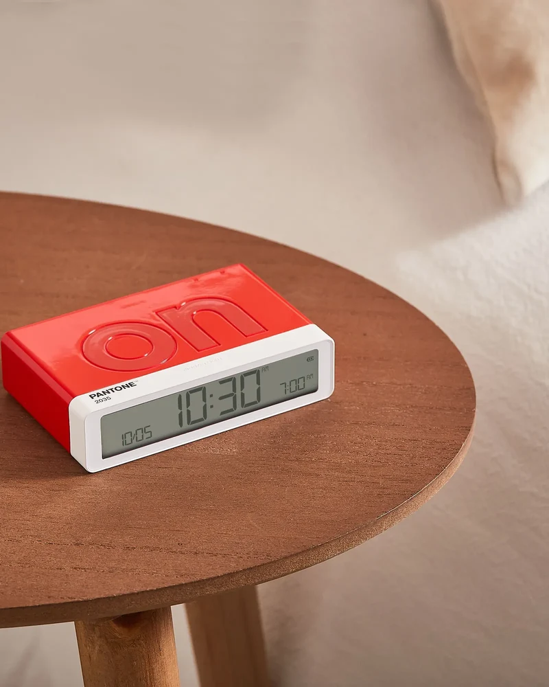 Reloj despertador Lexon Flip+ Pantone para personalizar