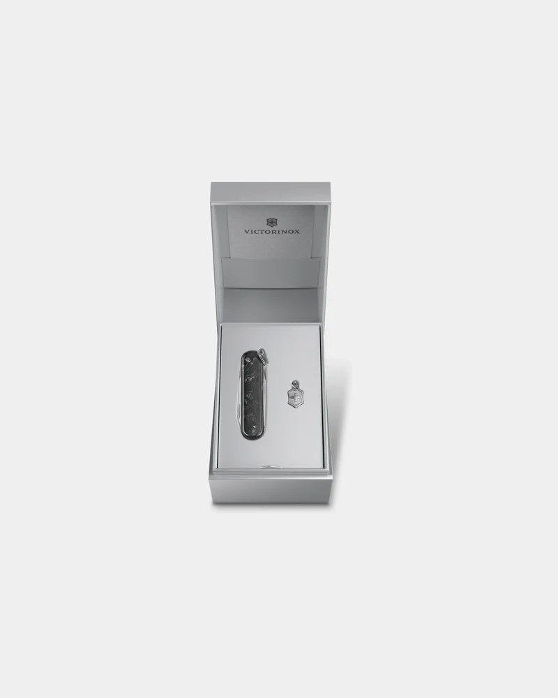 Navaja carbono Victorinox Classic SD para personalizar