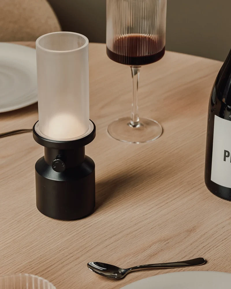 Lámpara de mesa reciclada Vinga Niori para personalizar