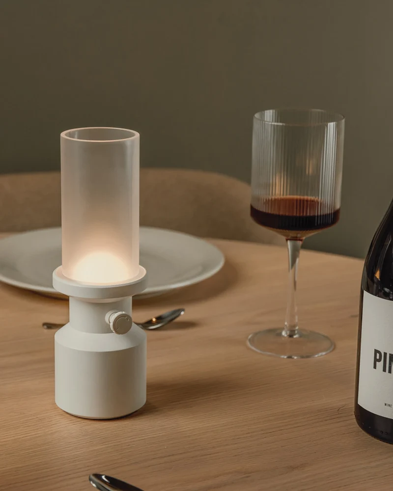 Lámpara de mesa reciclada Vinga Niori para personalizar