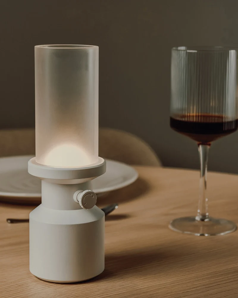 Lámpara de mesa reciclada Vinga Niori para personalizar