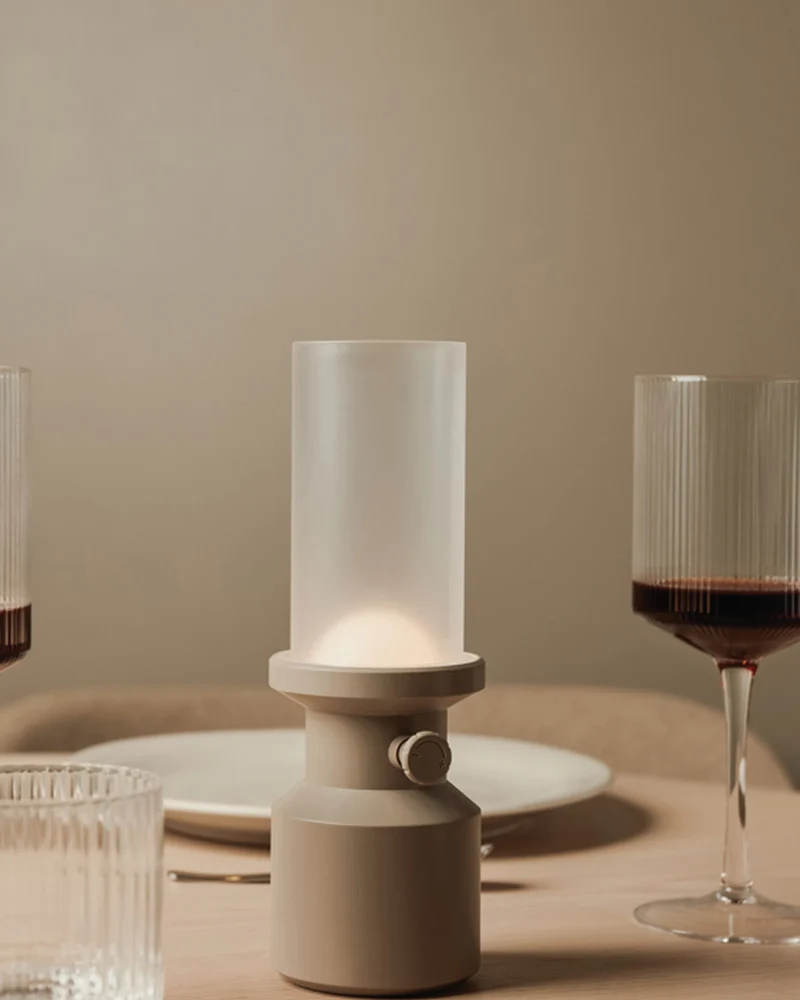 Lámpara de mesa reciclada Vinga Niori para personalizar