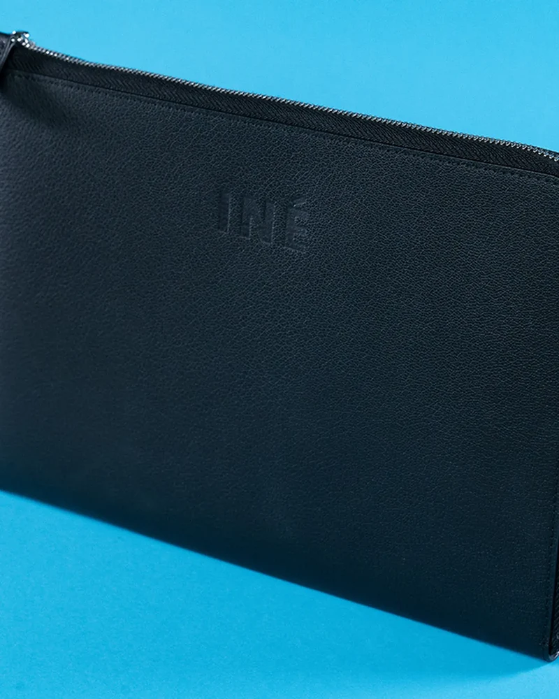 Funda de cuero reciclado Ine 10/11" para personalizar