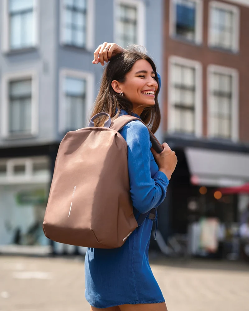 Mochila antirrobo reciclada RPET 16L para personalizar