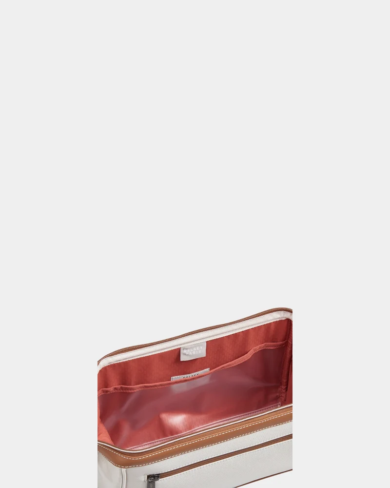 Neceser reciclado Delsey Chatelet Air 2.0 para personalizar