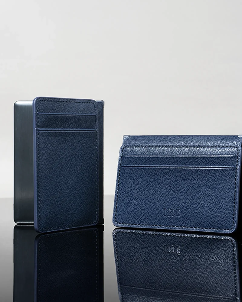 Tarjetero con power bank cuero reciclado para personalizar