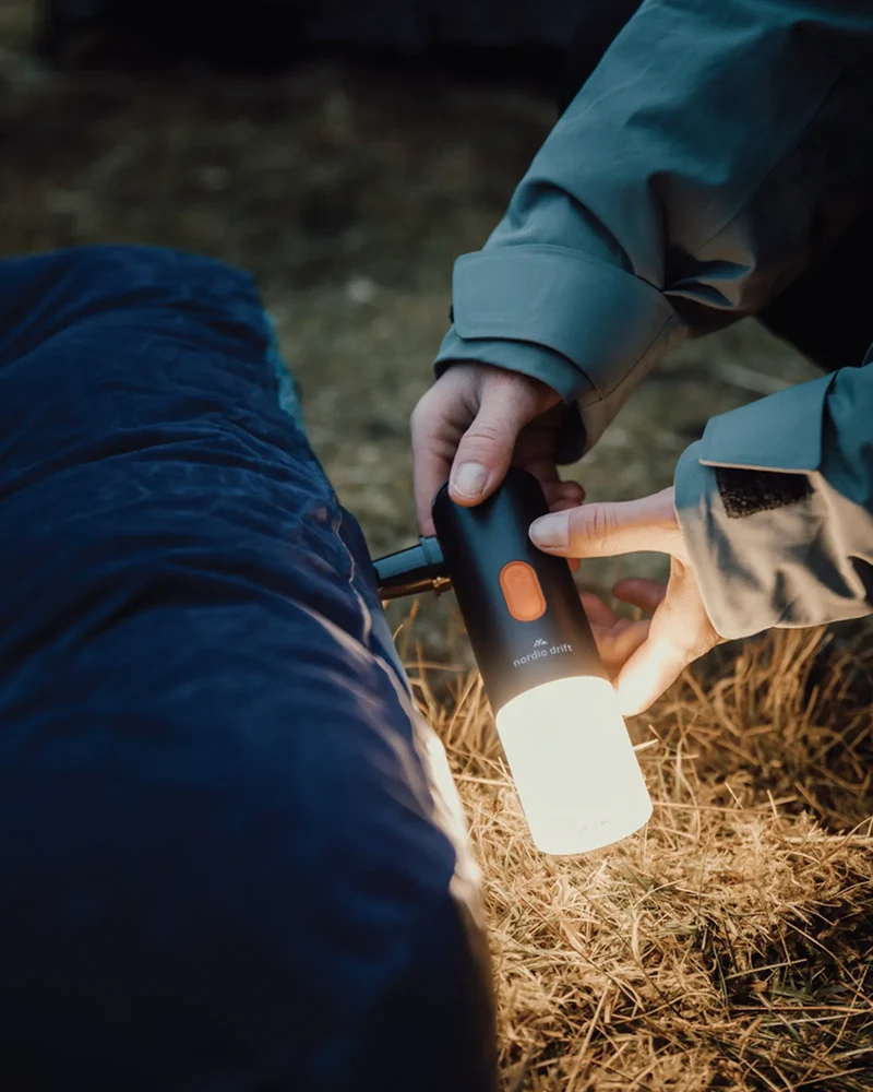 Lámpara camping con bomba de aire 2 en 1 para personalizar