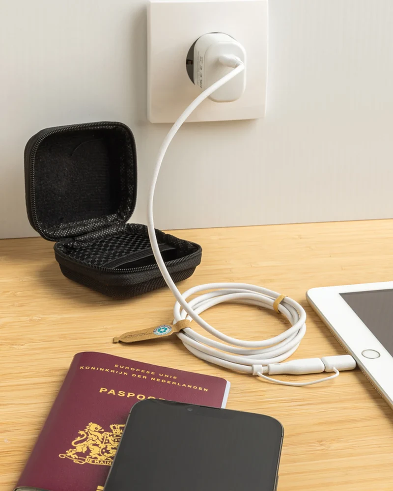 Set cargador y cable reciclado 20W para personalizar