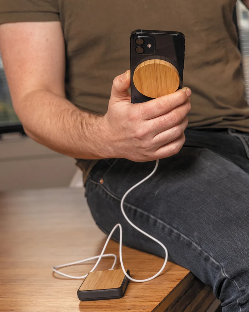 Cargador inalámbrico magnético bambú 10W para personalizar