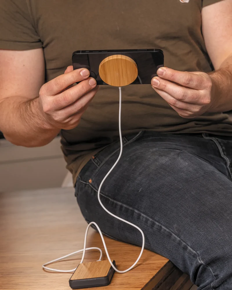 Cargador inalámbrico magnético bambú 10W para personalizar